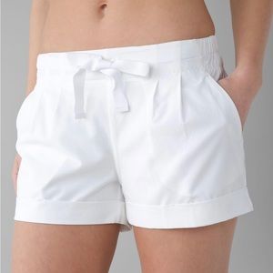 Lululemon spring break away shorts
